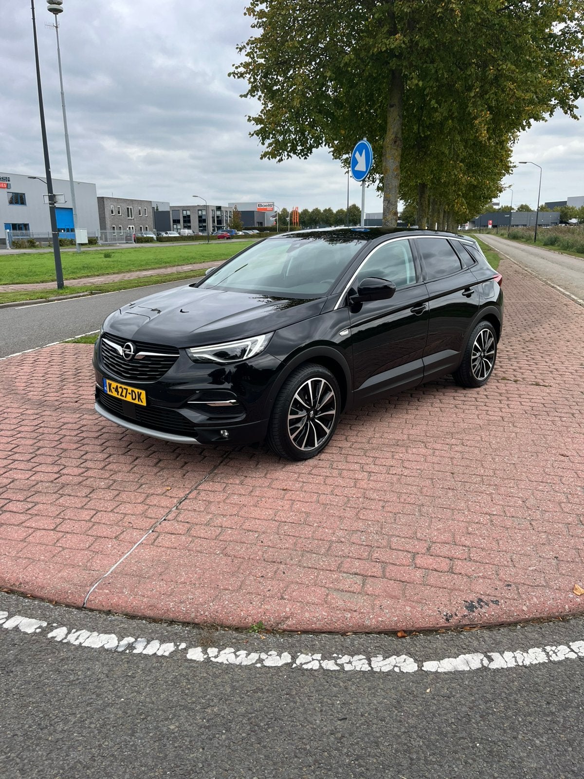 Opel Grandland X 1.6 Turbo Hybrid 225pk Aut 2020 Zwart, Auto's, Dealer onderhouden, 1250 kg, 181 pk, 1710 kg
