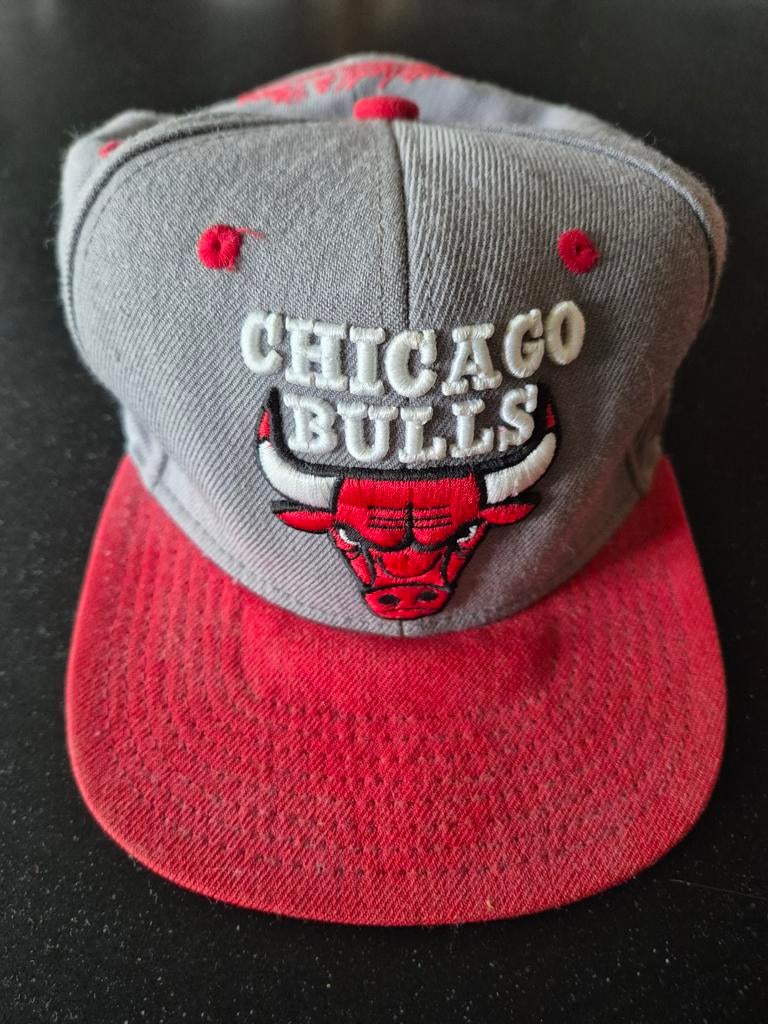 Mitchell & Ness Chicago Bulls Snapback Pet - Grijs/Rood, Mitchell & Ness, Pet, Gedragen, One size fits all
