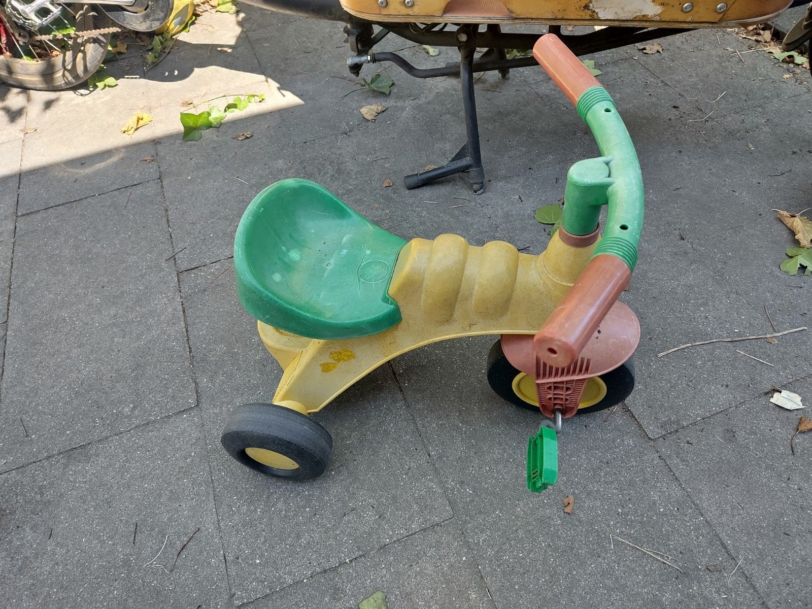 Gratis driewieler, gesleten maar functioneel, Ophalen, Gebruikt