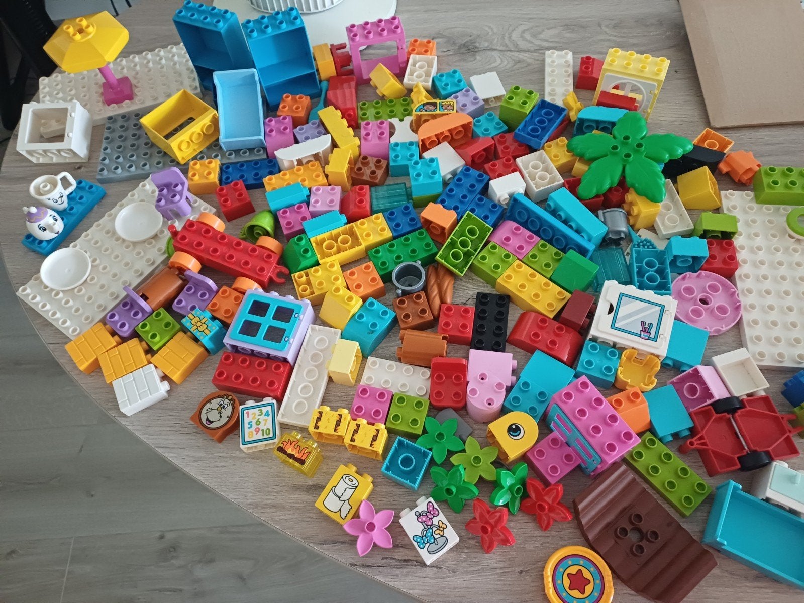 Duplo restanten  / 186 onderdelen, Kinderen en Baby's, Speelgoed | Duplo en Lego, Ophalen of Verzenden, Zo goed als nieuw, Duplo