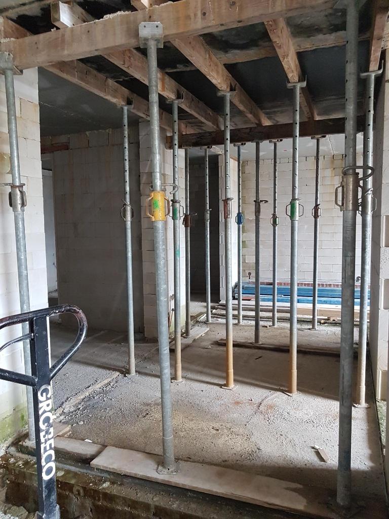 Schroefstempels bouwstempels stempels bouw schroef stutten, Ophalen, Gebruikt