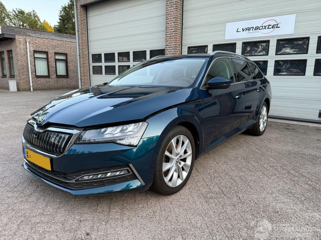 Skoda Superb 1.4 TSI iV PHEV Automaat Pano 93807 Km, Automaat, Infoline@skoda-auto.cz, Overige carrosserieën, Hybride Elektrisch/Benzine