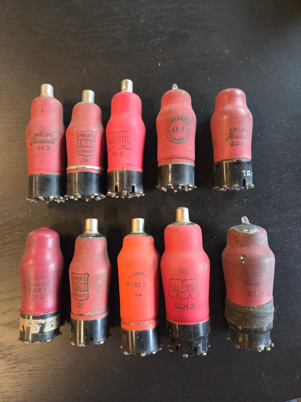 10 rode radiobuizen: o.a. EK2, EF5, EF6, EF9, EAB1, EBC3, Ophalen of Verzenden