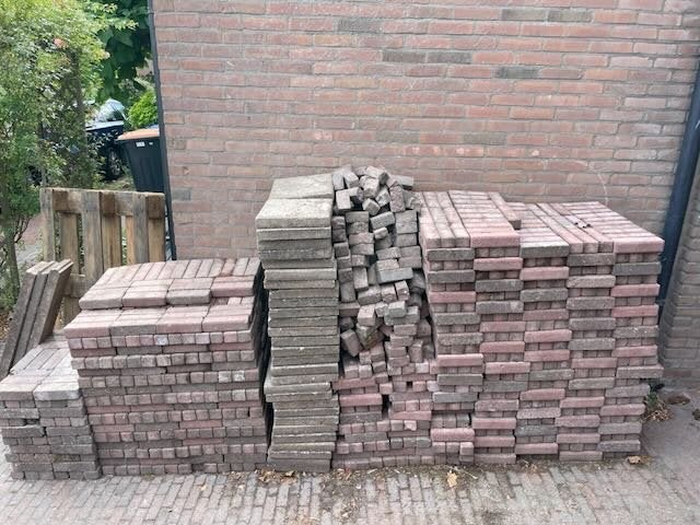 Gratis bestratingsstenen / klinkers + stoeptegels – gratis, Ophalen, Gebruikt, Klinkers, 10 m² of meer
