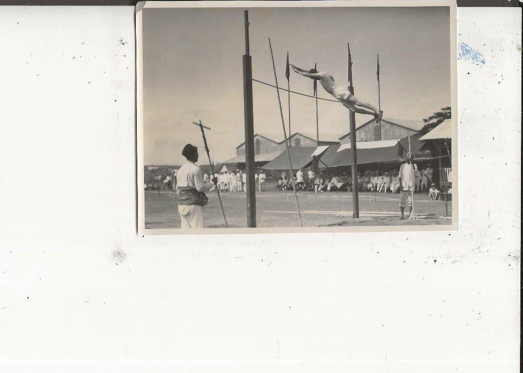 Ned Indie Belawan Marine Sportfeesten Polsstokhoogspringen 5, Verzamelen, Ophalen of Verzenden, Voor 1920, Buiten Europa