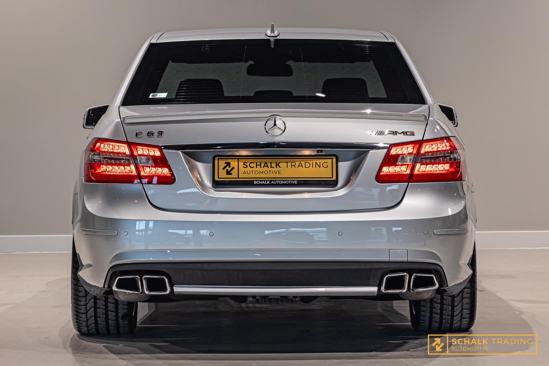 Mercedes-Benz E-klasse AMG 63|H&K|Cam|E-stoel|Youngtimer, Auto's, Automaat, Achterwielaandrijving, Gebruikt, Leder