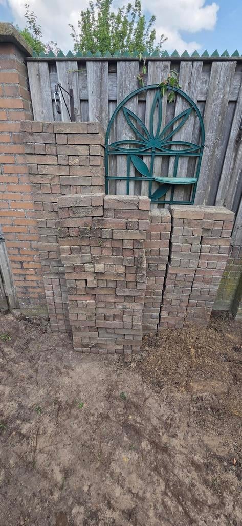 Gratis Ophalen Terras Klinkers 20 x 6 cm. Ongv 1500 stenen., Gebruikt, Klinkers, Ophalen of Verzenden, Gestraald