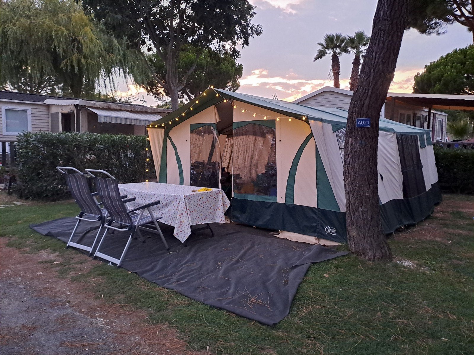 Vouwwagen Conway met complete inboedel, Ophalen, Groen, Aanwezig, Cabanon