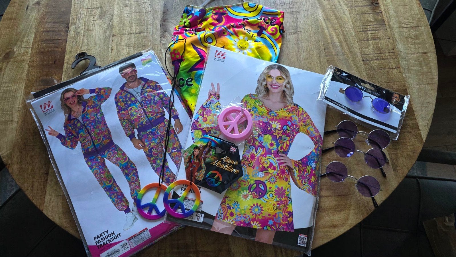 Hippie Feestpakket: Kostuums, Brillen & Accessoires, Ophalen, Zo goed als nieuw, Kostuum, Carnaval