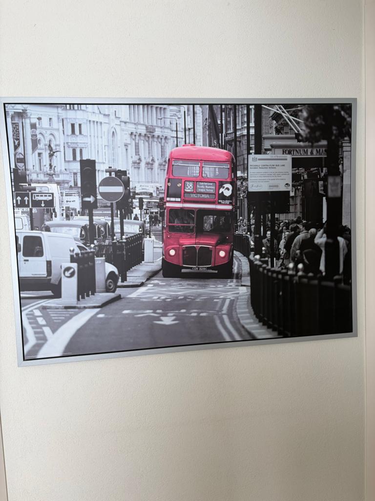 Poster Londen bus 140x100 cm in IKEA lijst, Ophalen, Zo goed als nieuw, 100 tot 125 cm, Foto of Poster