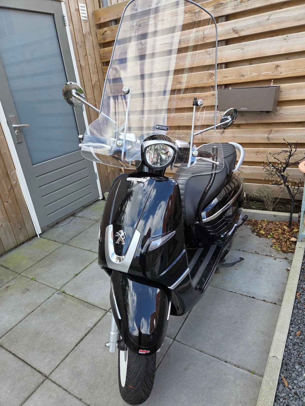 Retro Scooter Zwart - Snelheidsmeter defect,, Fietsen en Brommers, Ophalen, Gebruikt, Overige modellen, Benzine