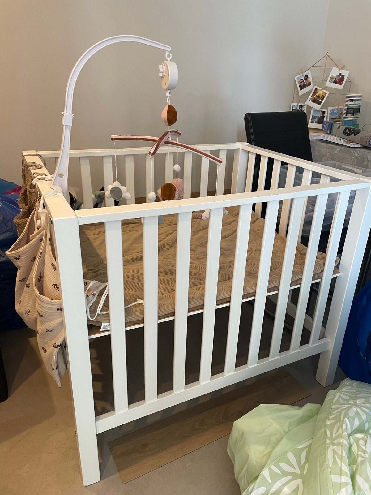 Witte box met boxkleed en mobiel, Kinderen en Baby's, Boxen, Ophalen, Gebruikt, Vierkant, Boxkleed