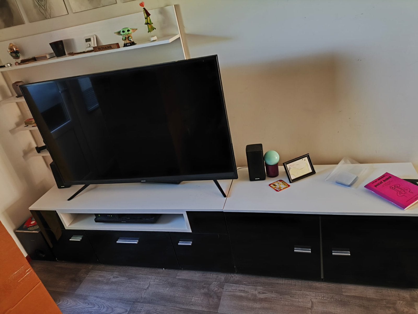 GRATIS tv meubel incl achterwand, Verzenden, Zo goed als nieuw, 25 tot 50 cm, Minder dan 100 cm