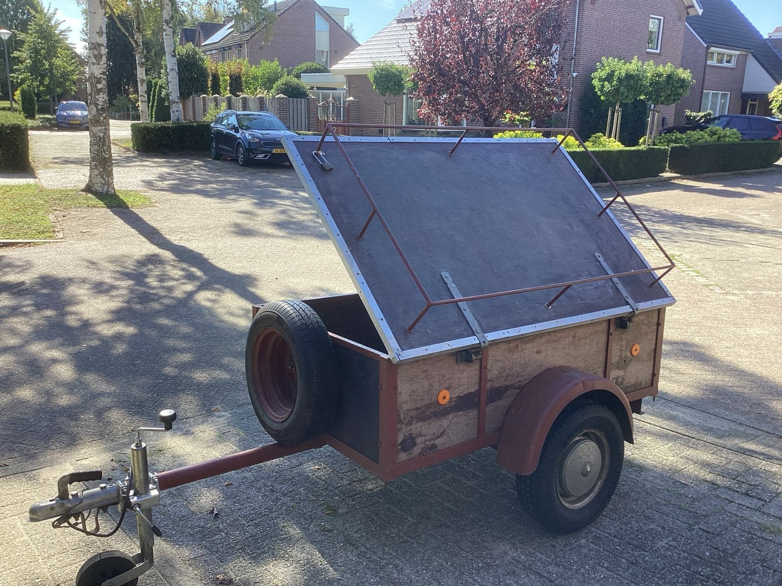 2-assige aanhanger met nieuwe banden en lagers, Ophalen, Gebruikt