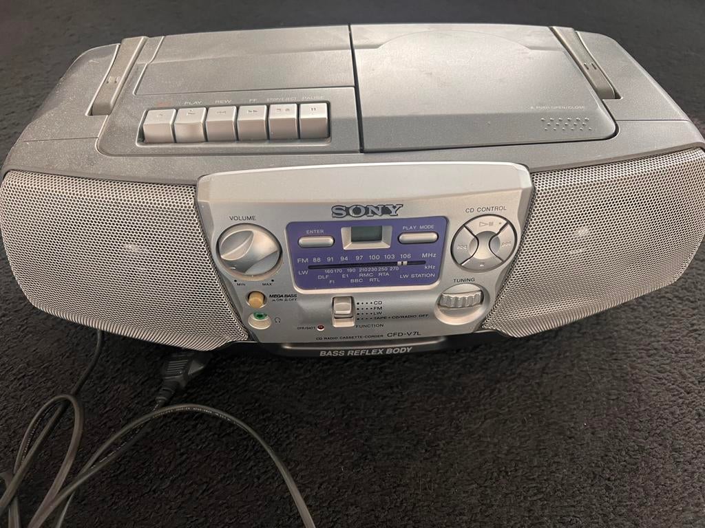 Sony draagbare radio/cassette/cd speler, Audio, Tv en Foto, Radio's, Ophalen of Verzenden, Zo goed als nieuw, Radio, Met cd-speler