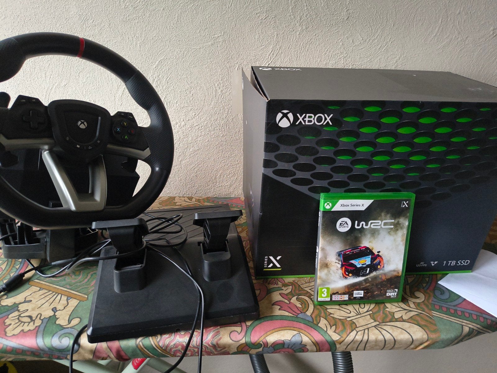 xbox x 1TB SSD met stuur en w2c race spel, Ophalen, Met games, Zo goed als nieuw, 1 TB