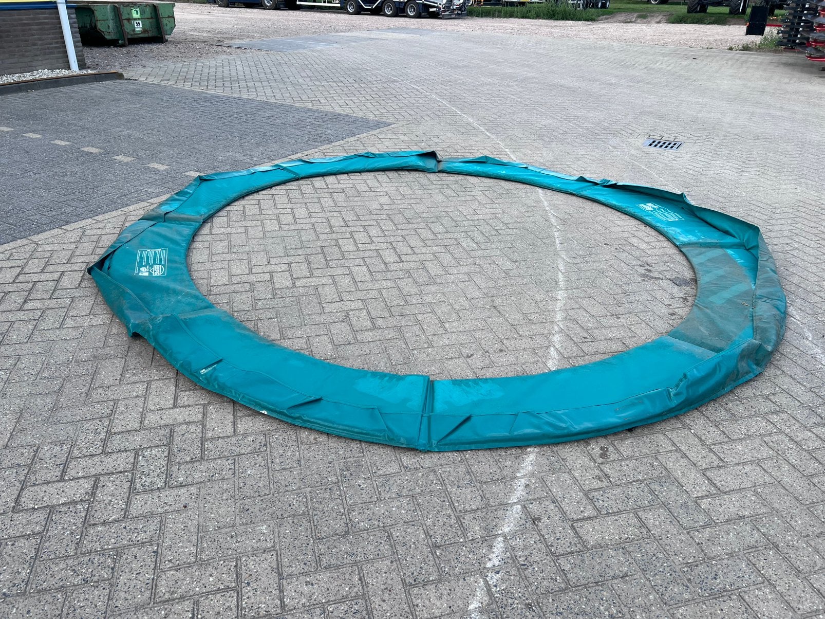 Berg trampolinerand 380 gebruikt, Ophalen, Zo goed als nieuw