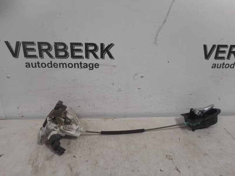 PORTIERSLOT LINKS ACHTER Ford Mondeo II (96bgf26413-cp), Gebruikt, Ophalen of Verzenden, Henry-Ford-Straße 1 50735 Köln, DE, Ford-Werke GmbH