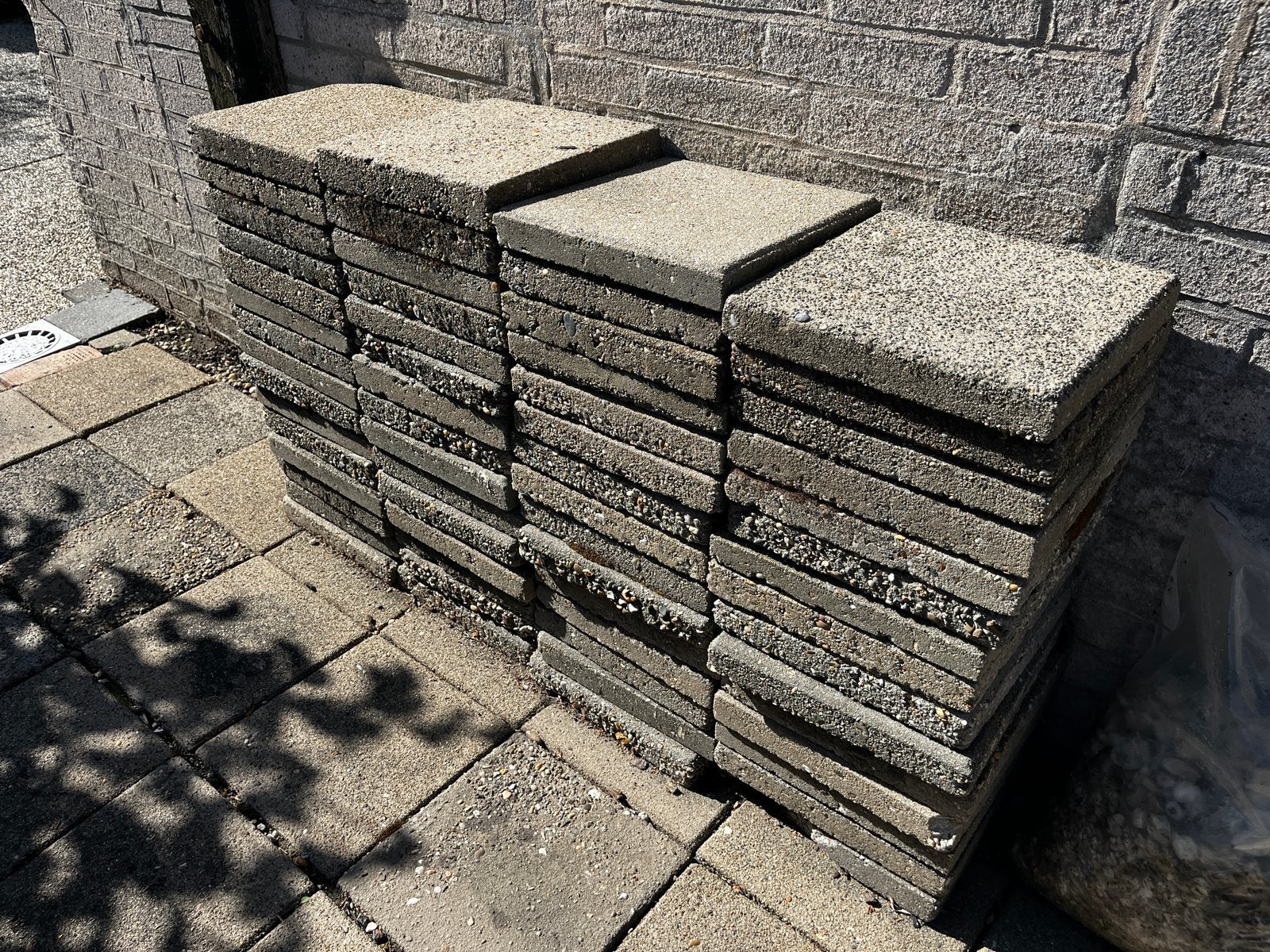 Gratis tegels 30x30x4 cm - 30 stuks in Melissant, Ophalen, Gebruikt, 5 tot 10 m², Grind