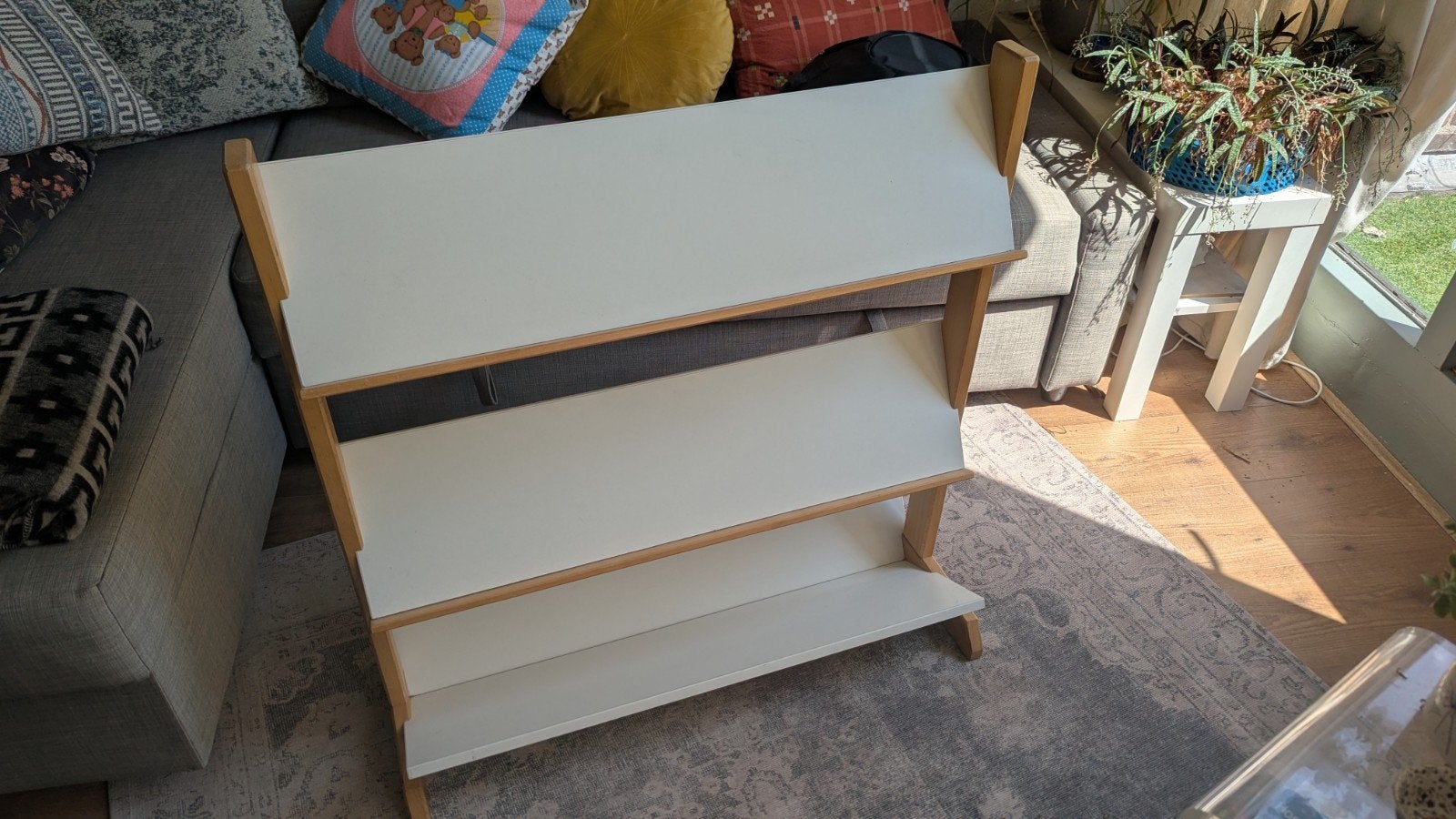 Kastje voor boeken en blaadjes, Ophalen, Zo goed als nieuw
