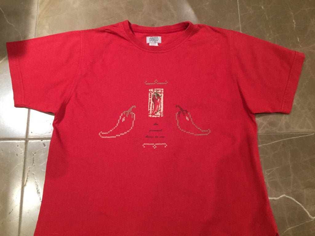 ZGAN: rood ruim T-shirtje met chilipeper opdruk mt 134, Ophalen of Verzenden, Zo goed als nieuw, Shirt of Longsleeve, Meisje