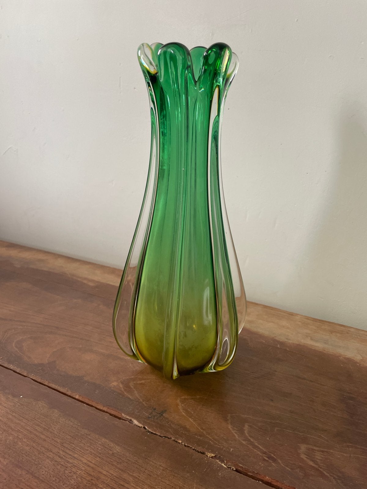 Vintage Murano Sommerso vaas, groen en geel glas, Antiek en Kunst, Ophalen of Verzenden
