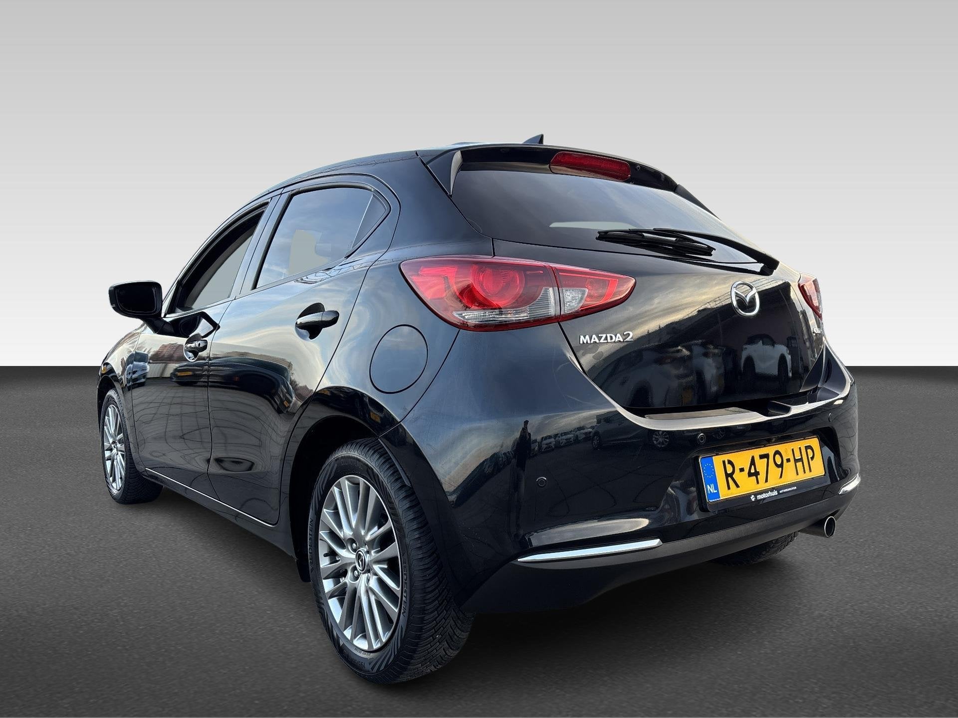 Mazda 2 1.5 SKYACTIV-G 90PK Luxury, Auto's, 4 cilinders, Zwart, Origineel Nederlands, Handgeschakeld