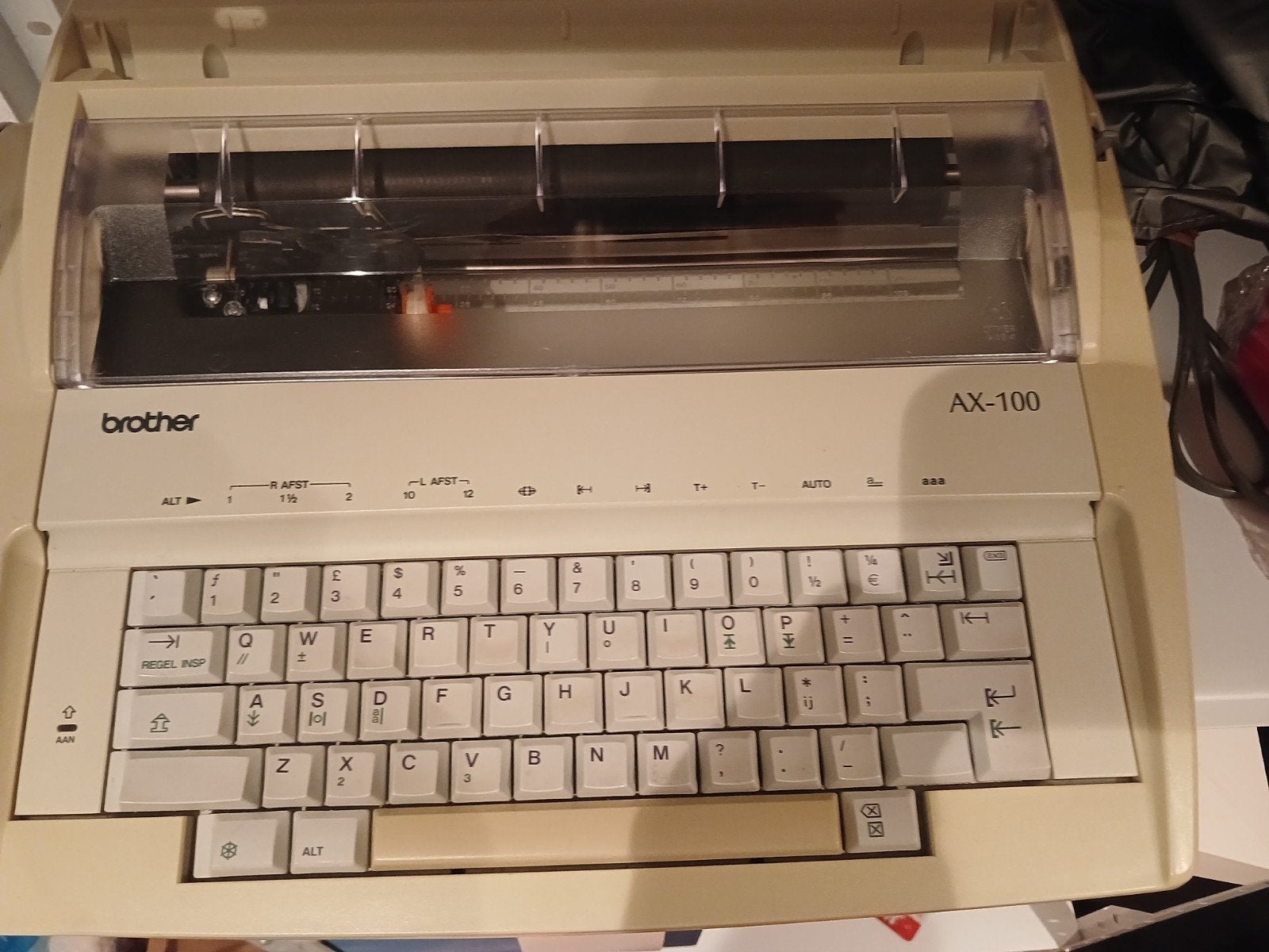 Typmachine electrisch, Diversen, Ophalen