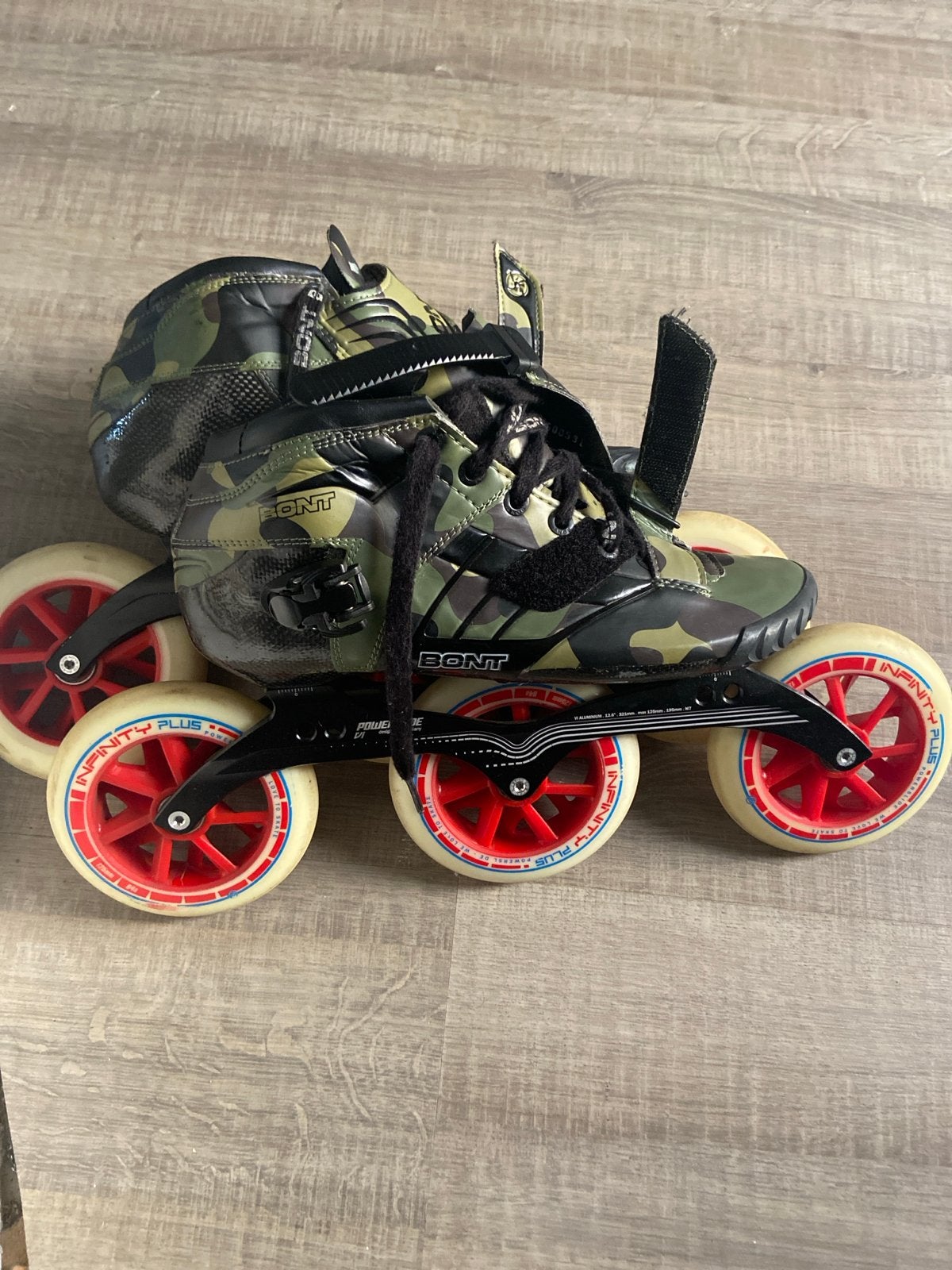 Bont Infinity Inline Skates Maat 42 Camouflage. wiel 125mm, Sport en Fitness, Ophalen of Verzenden, Gebruikt, Inline skates 4 wielen