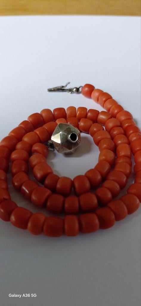 zware bloedkoraal ketting met zilveren sluiting, Verzenden, Ketting, Met edelsteen