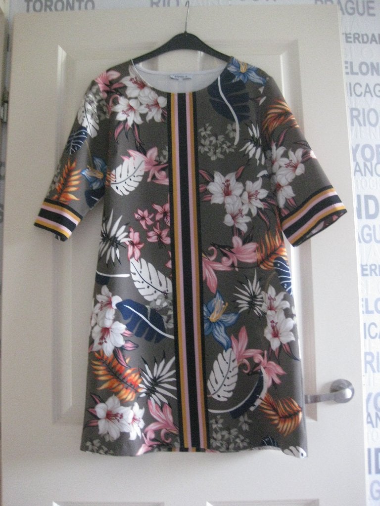 Studio IT. Jurk met bloemenprint - Maat 40, Maat 38/40 (M), Zo goed als nieuw, Meerkleurig, Verzenden