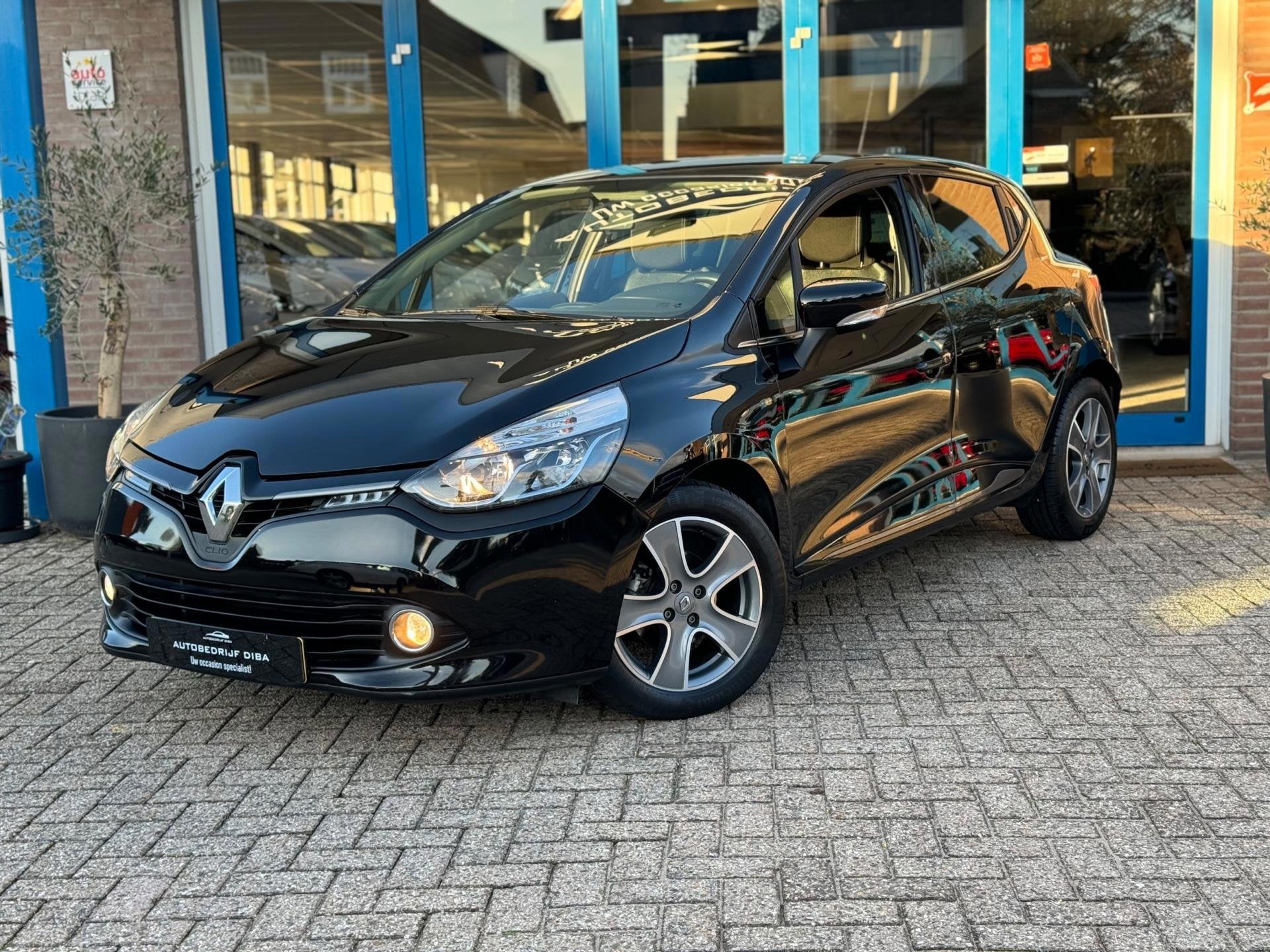 Renault Clio 0.9 TCe ECO Night&Day 2014 NAVI CLIMA LM NAP!, Auto's, Voorwielaandrijving, Stof, Zwart, 540 kg