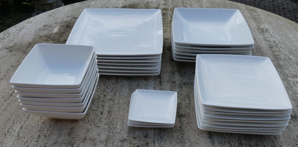 Nieuw Young Squito Servies, Huis en Inrichting, Keuken | Servies, Nieuw, Ophalen of Verzenden, Bord(en), Wedgwood