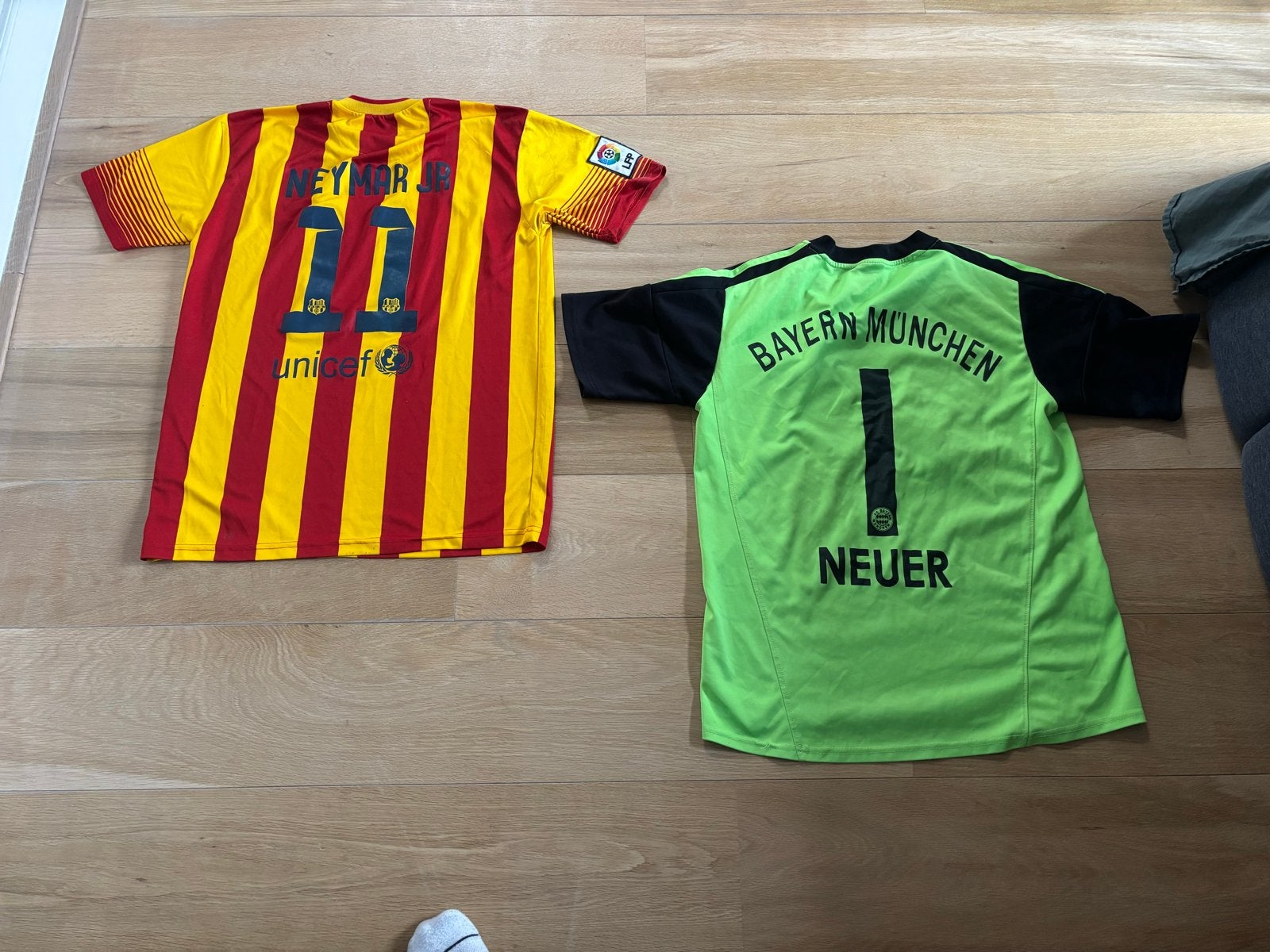Voetbalshirts: FC Barcelona (Neymar) & Bayern München (Neuer, Kleding | Heren, Meerkleurig, Ophalen of Verzenden, Voetbal, Gedragen