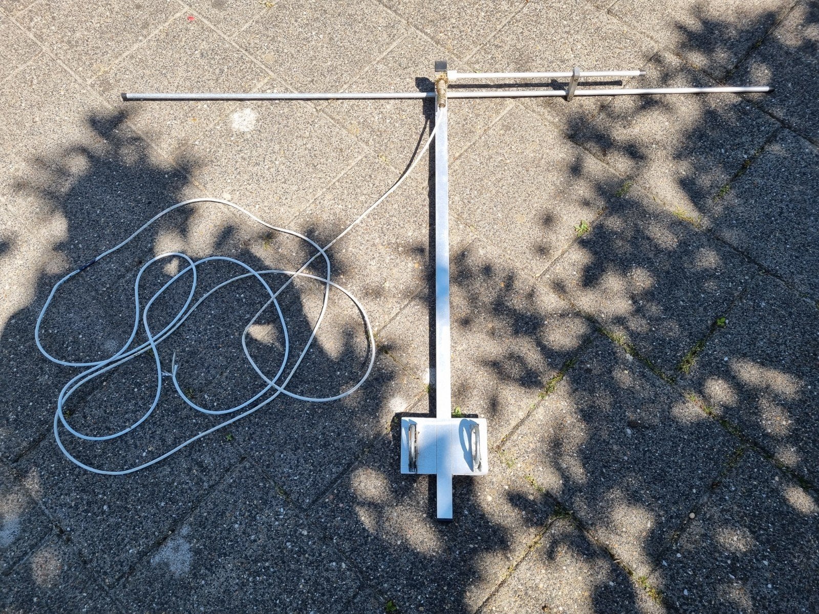 fm antenne met kabel afgesteld op 104mh, Telecommunicatie, Antennes en Masten, Ophalen, Gebruikt, Antenne