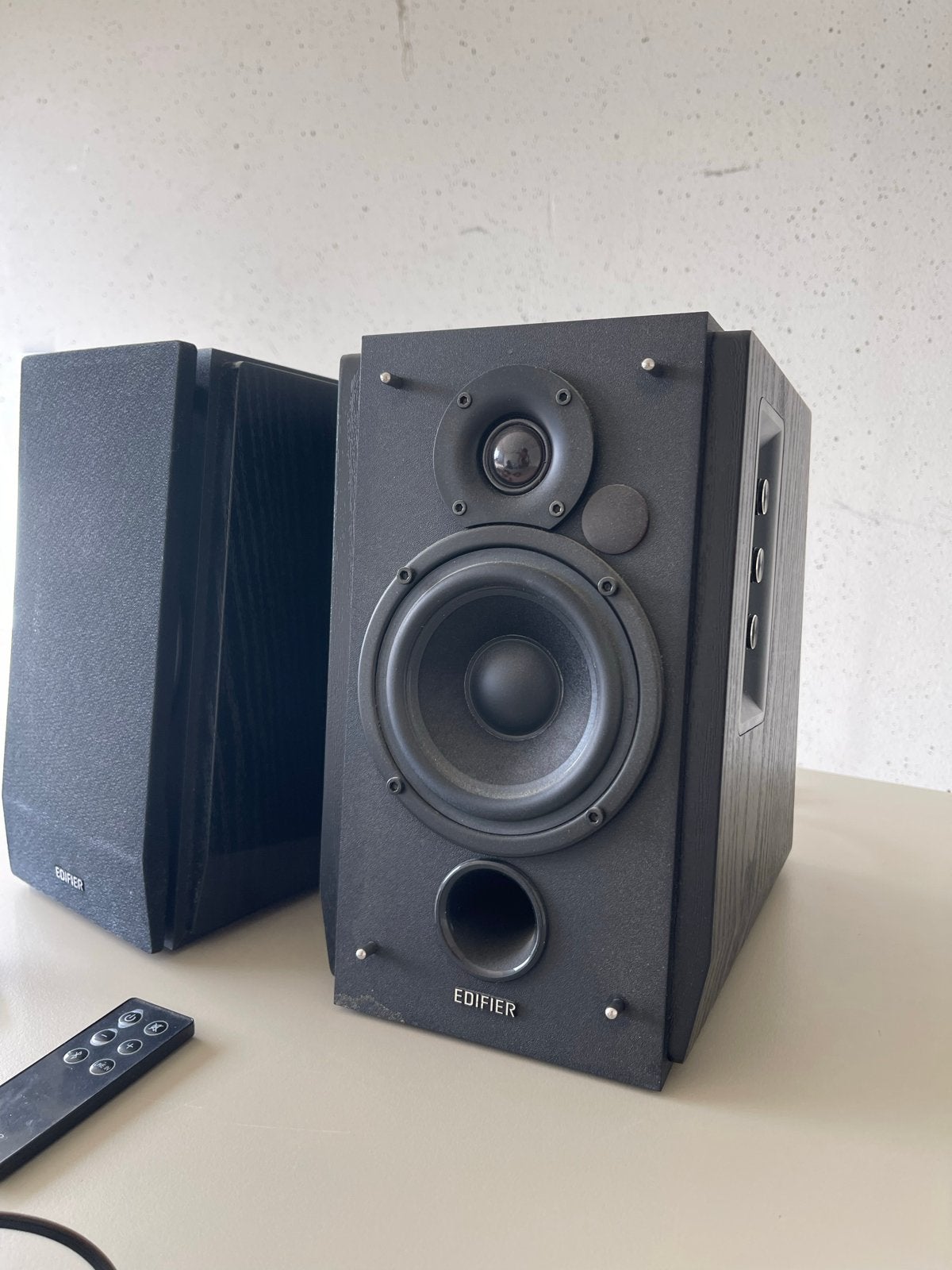 Edifier R1700BT Bluetooth Boekenplank Speakers