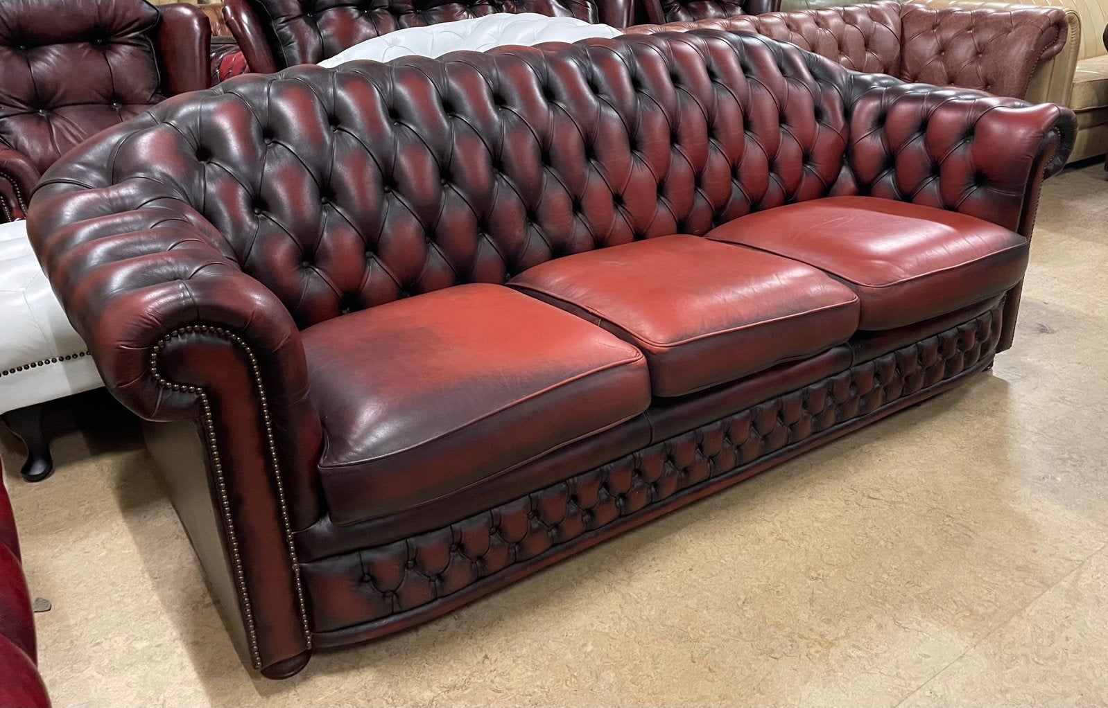 Prachtige Chesterfield Bank 3 Zits Oxblood Red., Gebruikt, Driepersoons, Ophalen of Verzenden, Rechte bank