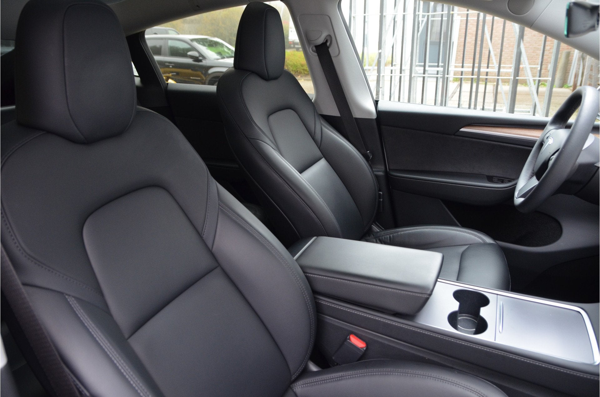 Tesla Model Y Long Range AWD 75 kWh AutoPilot3.0 Ryzen, SOH, Zwart, Wit, 351 pk, Vierwielaandrijving