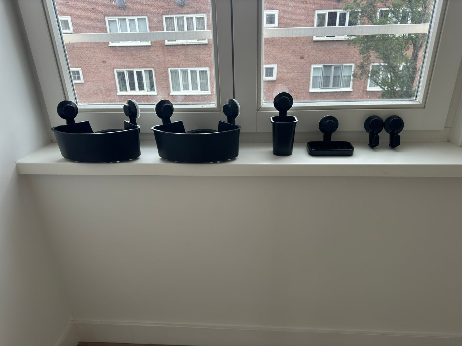 IKEA TISKEN Black Bathroom Set, 4 Pieces | Suction Cups, Ophalen, Zo goed als nieuw, Zwart