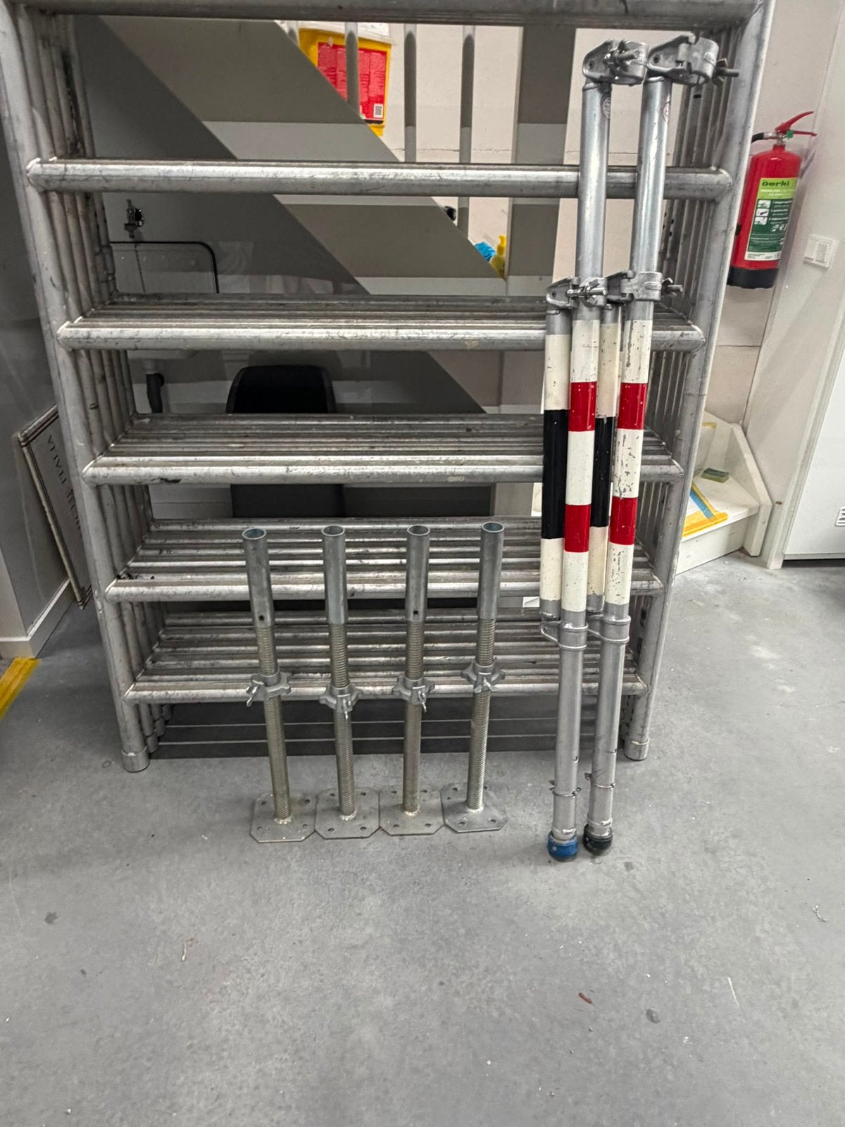 Aluminium Steiger, Doe-het-zelf en Verbouw, Steigers, Ophalen, Zo goed als nieuw, Rolsteiger of Kamersteiger, 5 meter of hoger