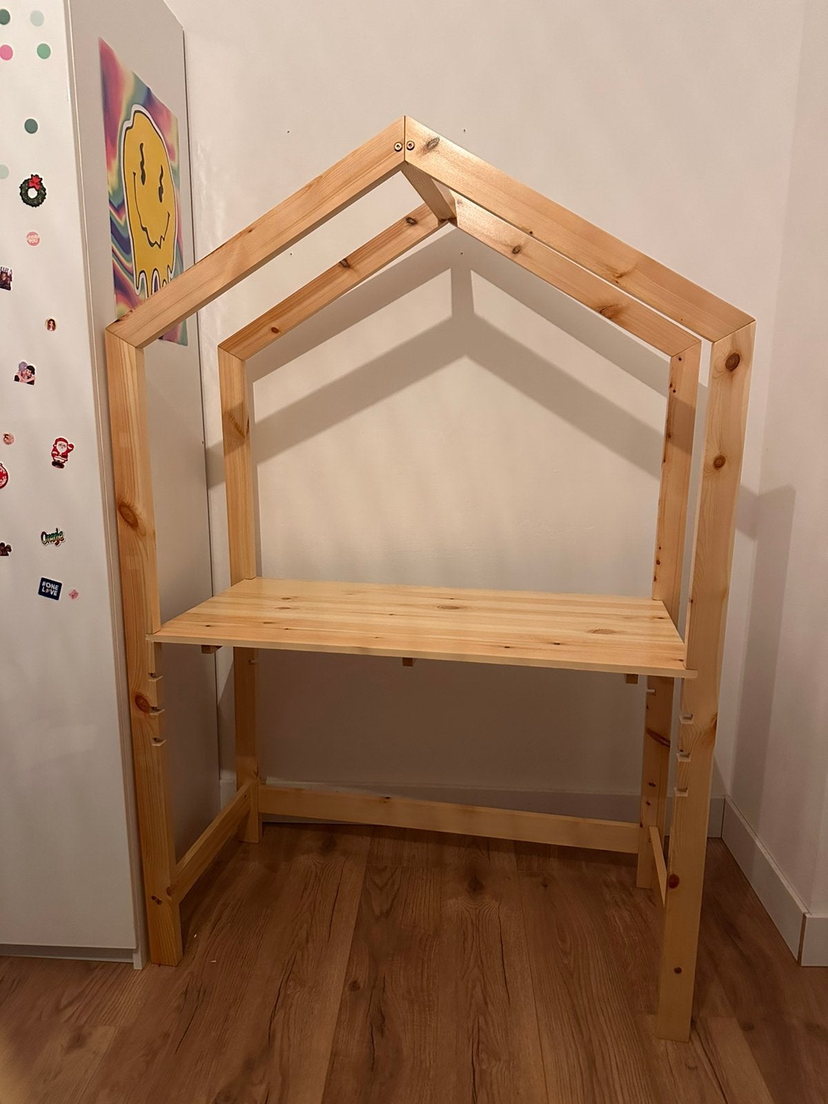 Kinderbureau in hoogte verstelbaar, Kinderen en Baby's, Kinderkamer | Tafels en Stoelen, Ophalen, Zo goed als nieuw