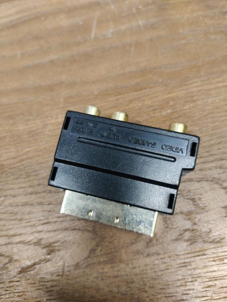 SCART naar S-Video/RCA Adapter, Audio, Tv en Foto, Audiokabels en Televisiekabels, Ophalen of Verzenden, Gebruikt, Minder dan 2 meter