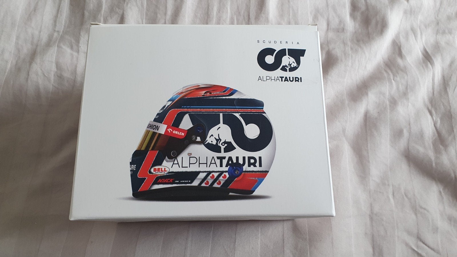 Helm 1/2 Nyck de Vries Alpha Tauri Formula 1 team 2023, Verzamelen, Automerken, Motoren en Formule 1, Nieuw, Formule 1, Ophalen of Verzenden