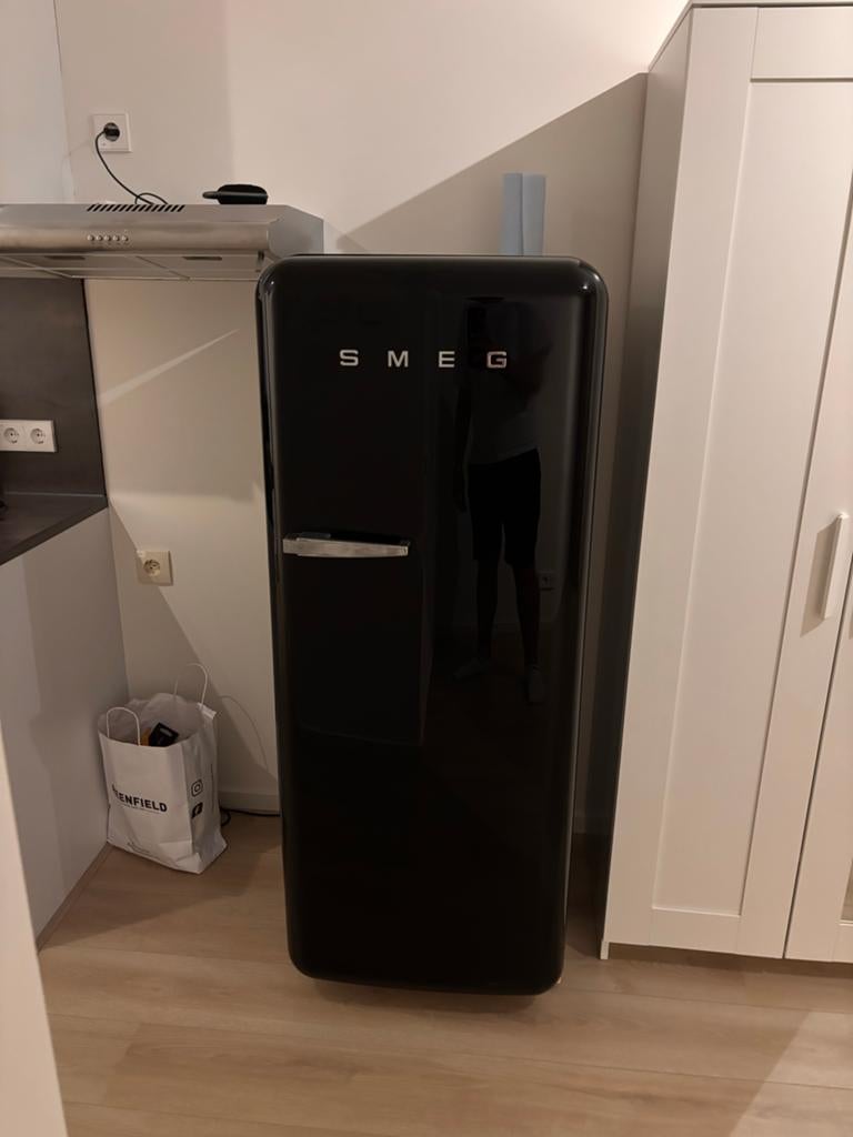 Stijlvolle SMEG koelkast - Zwart, retro design, Ophalen, Gebruikt, 200 liter of meer, 60 cm of meer
