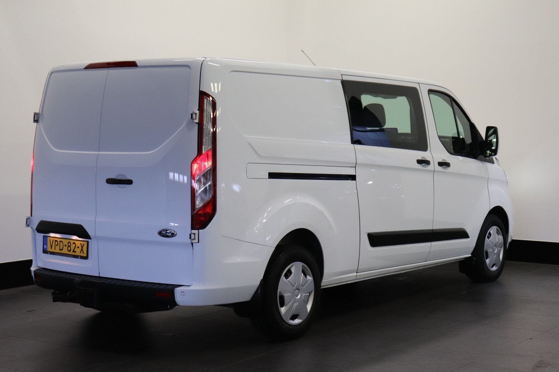 Ford Transit Custom 2.0 TDCI 130PK L2 Dubbele Cabine EURO 6, Voorwielaandrijving, Stof, 4 cilinders, Wit
