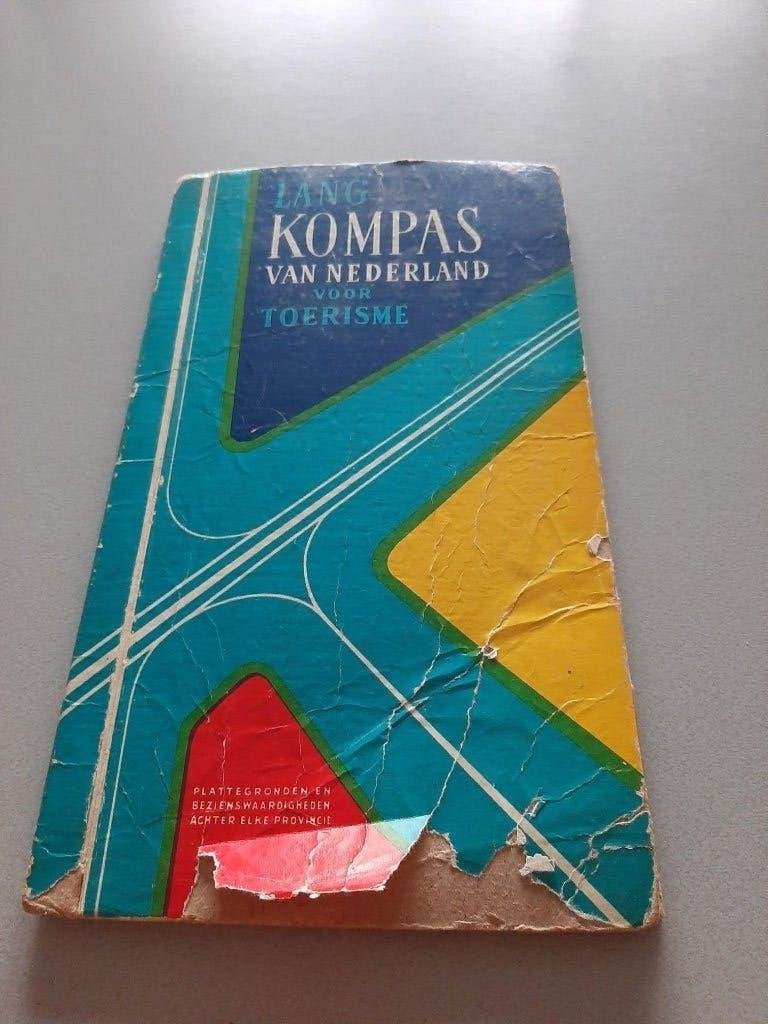 3 oude atlassen, Boeken, Gelezen, Overige atlassen, Ophalen of Verzenden, 1800 tot 2000