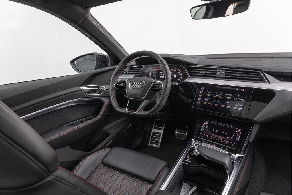 Audi Q8 Sportback e-tron 55 quattro 115 kWh S-stoelen Pano T, Auto's, Audi, Automaat, Automatische klimaatregeling, Gebruikt, Leder