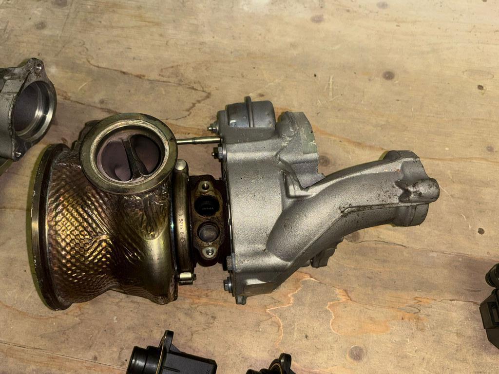 Lamborghini Urus Turbo set OEM Turbo's, Auto-onderdelen, Motor en Toebehoren, Ophalen, Gebruikt, Overige automerken