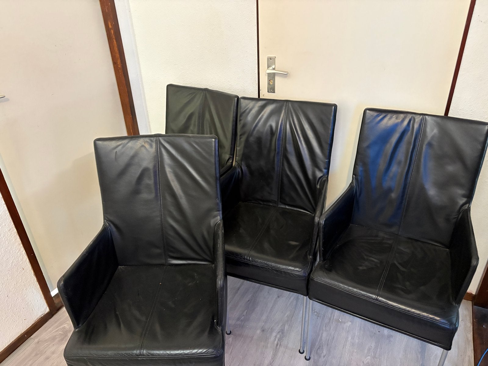 Set van 4 zwarte leren eetkamerstoelen, Huis en Inrichting, Ophalen, Gebruikt, Drie, Zwart