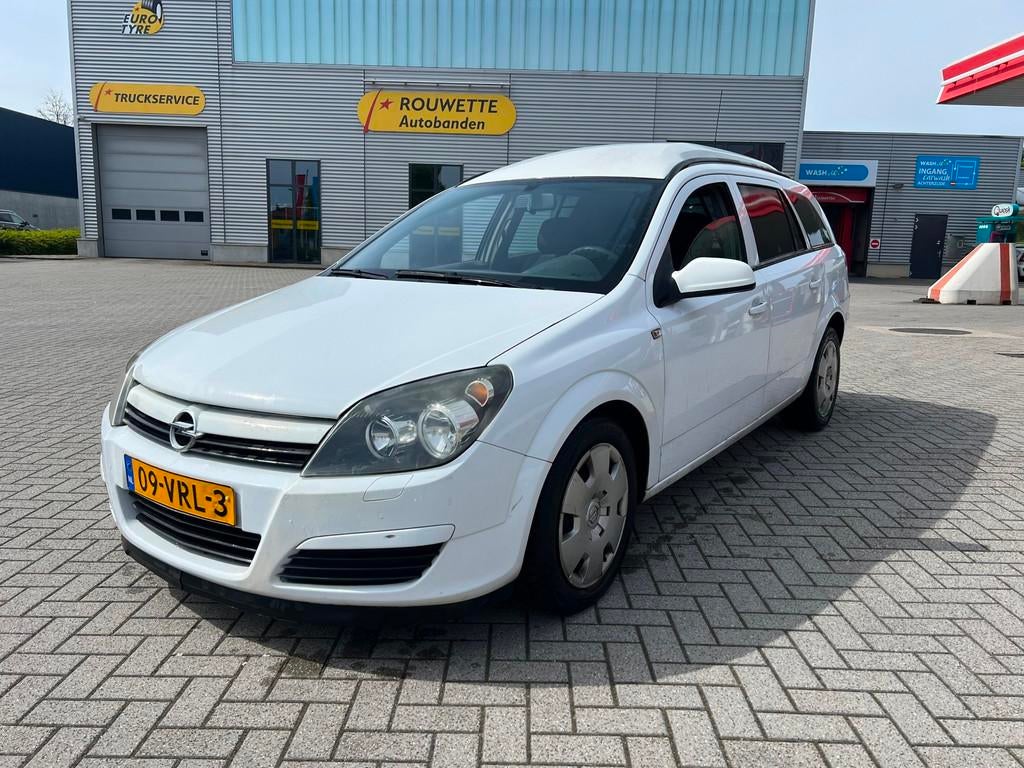 Opel Astra 1.7 CDTi Enjoy NAP AIRCO TREKHAAK, Auto's, Bestelauto's, Voorwielaandrijving, 1300 kg, Gebruikt, 4 cilinders